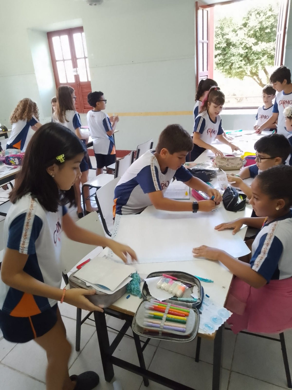 Colégio Carmo · Desenvolvendo a habilidade de trabalhar em grupo no 5º ano
