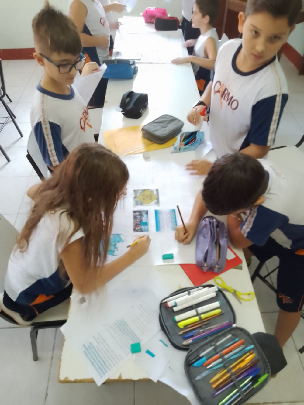Colégio Carmo · Desenvolvendo a habilidade de trabalhar em grupo no 5º ano